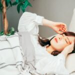 熟睡できない女性