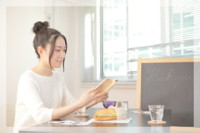 読書姿勢イメージ